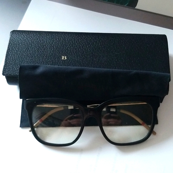 Burberry Made in Italy Eyewear & Case - Picture 1 of 16
